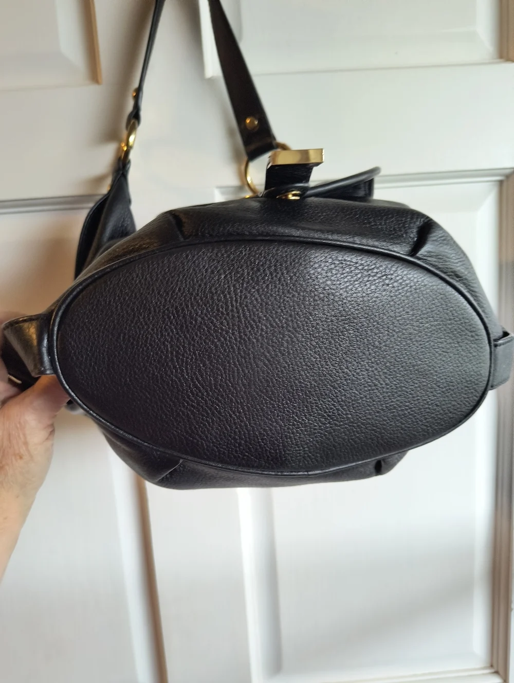 Michael Kors Fulton Large Black Leather Shoulder Bucket Bag EUC - Picture 6 of 13